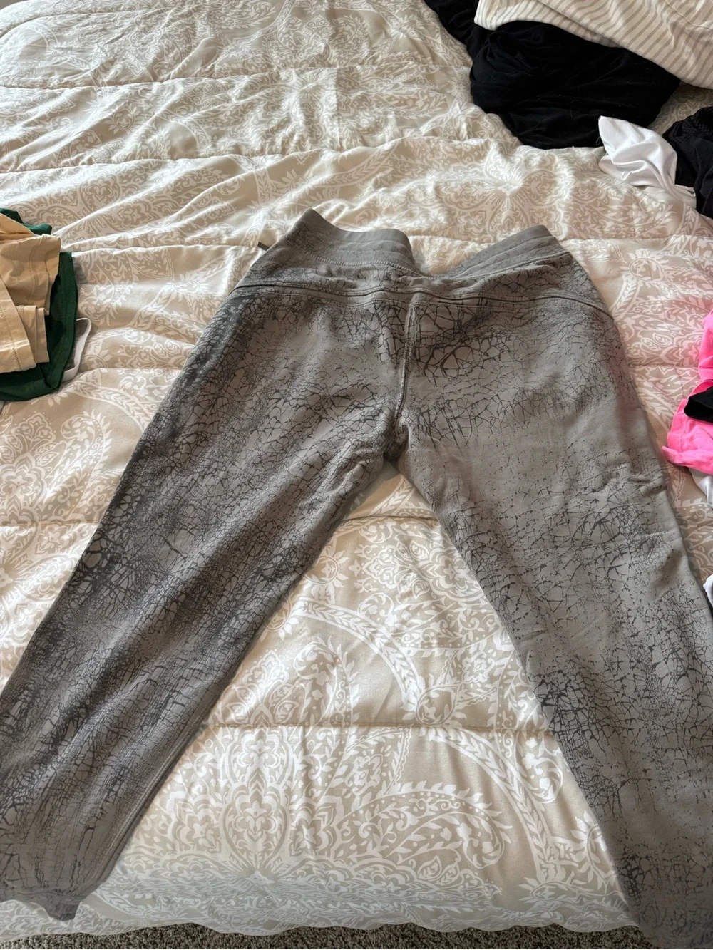 lululemon athletica Gray Crackle-Print Joggers
